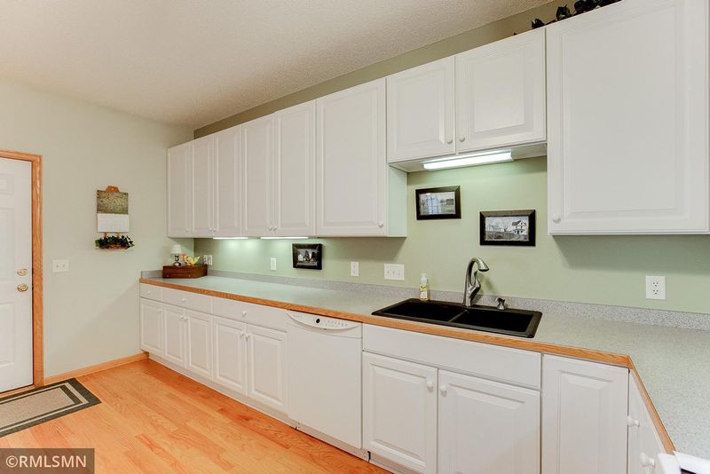 2731 Rushmore Rd, Hastings, MN 55033