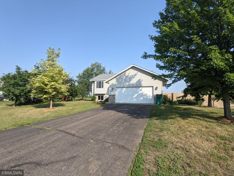 8400 3rd Ave W, Clear Lake, MN 55319