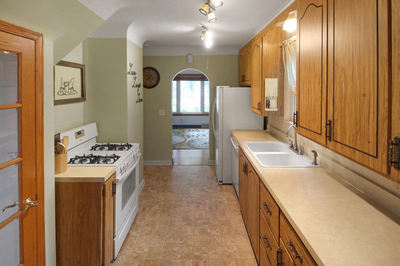 6511 46th Ave N, Crystal, MN 55428