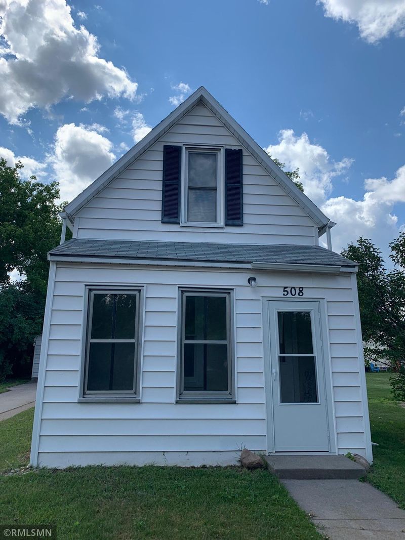 508 8th St SW, Little Falls, MN 56345