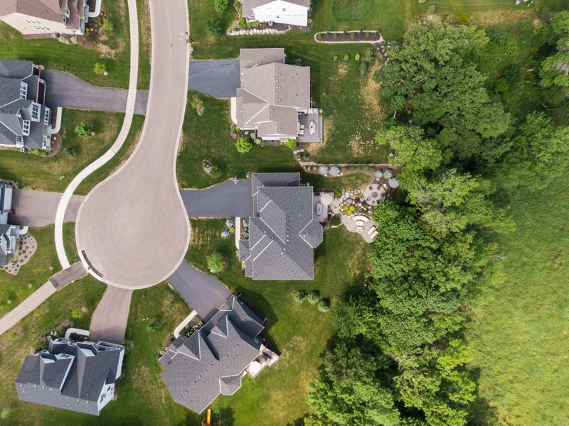 8658 Buttercup Ct, Victoria, MN 55386
