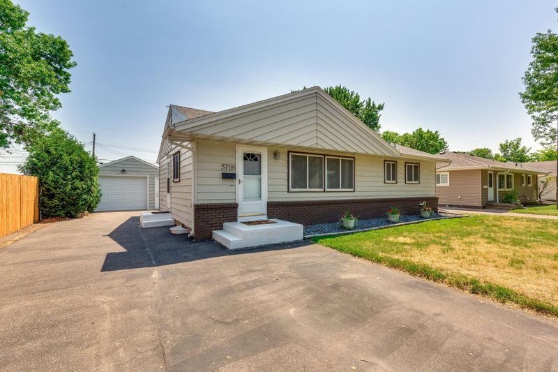 5726 Yates Ave N, Crystal, MN 55429