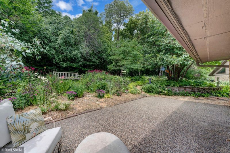 17927 Comstock Rd, Wayzata, MN 55391