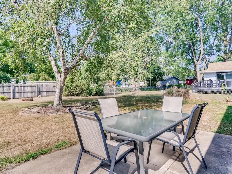 109 117th Ave NE, Blaine, MN 55434