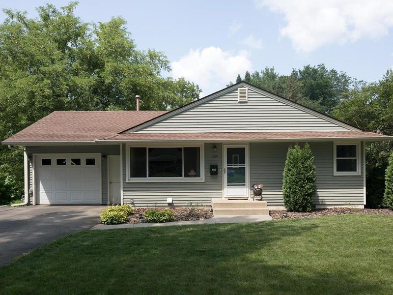 304 Greenvale Ave W, Northfield, MN 55057