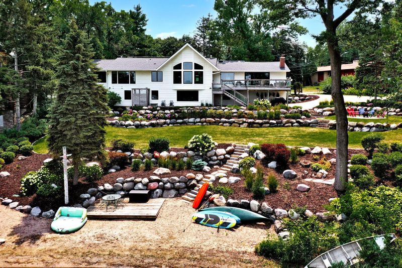 4021 Silver Lake Ter NE, Saint Anthony, MN 55421