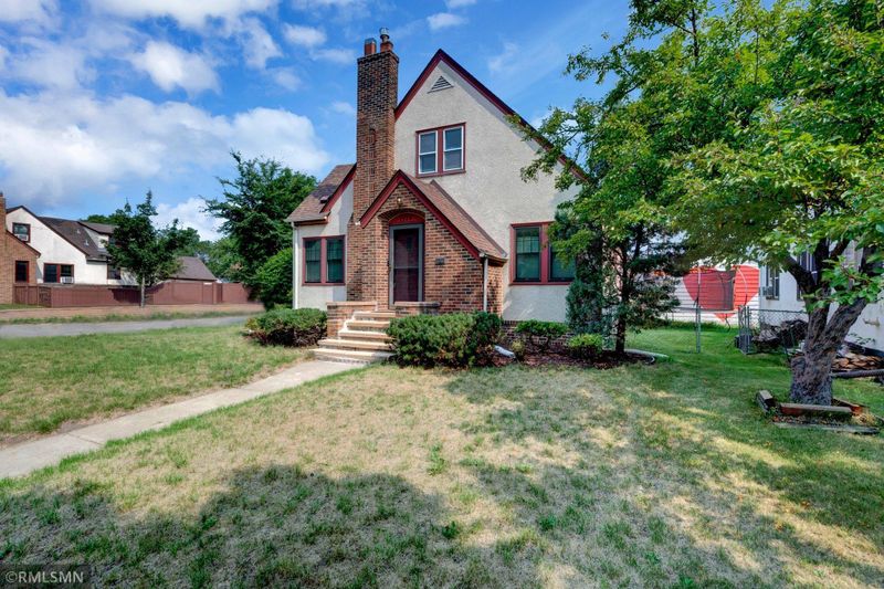 1720 Memorial Pw, Minneapolis, MN 55412