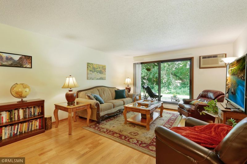 1855 Silver Bell Rd #106, Eagan, MN 55122