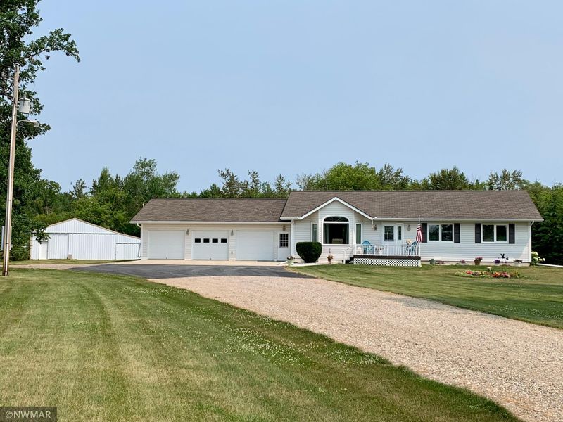 40019 220th St, Roseau, MN 56751