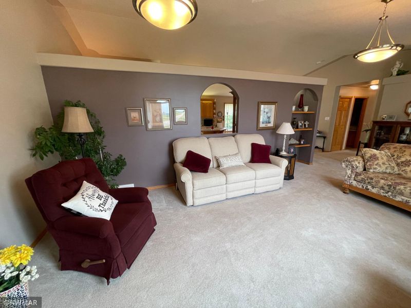 40019 220th St, Roseau, MN 56751