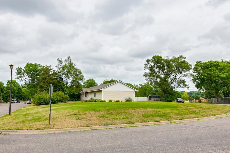 8235 Granada Ave S, Cottage Grove, MN 55016