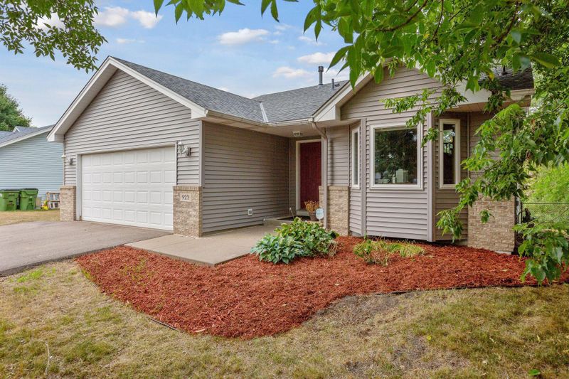 923 115th Ln NE, Blaine, MN 55434