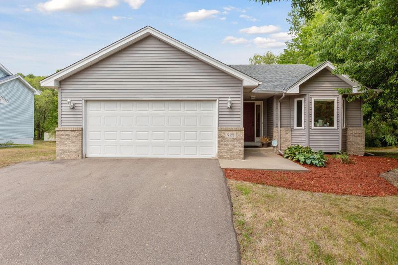 923 115th Ln NE, Blaine, MN 55434