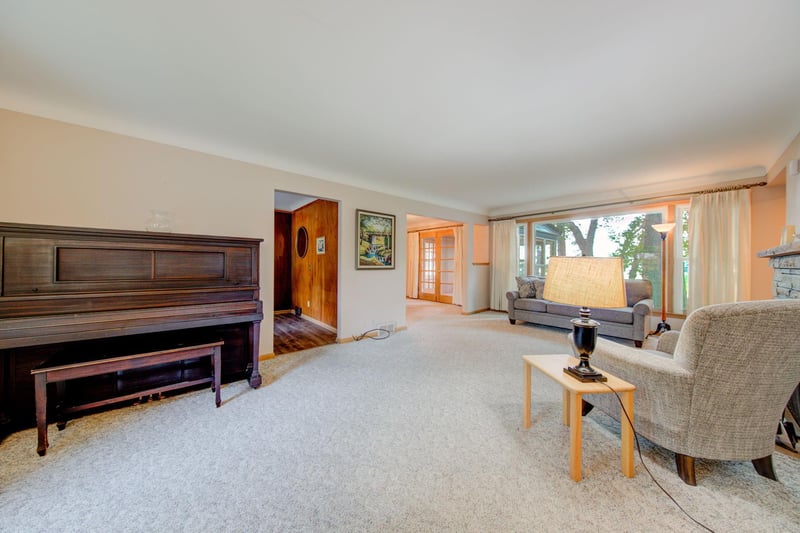 5421 Twin Lake Blvd E, Brooklyn Center, MN 55429
