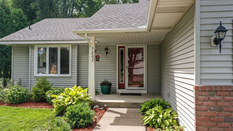 9207 Florida Ave N, Brooklyn Park, MN 55445