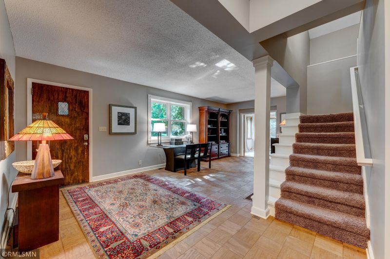1706 Linner Rd, Wayzata, MN 55391