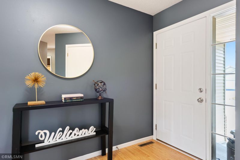 736 Brook Cir E, Montrose, MN 55363