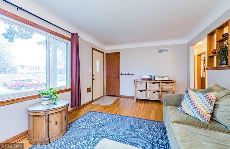 5006 Sheridan Ave N, Minneapolis, MN 55430