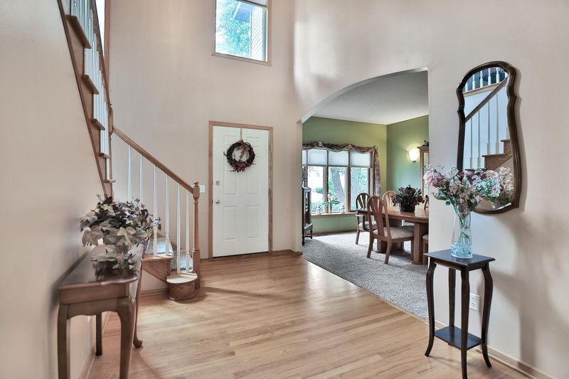 4350 Sean Ct, Eagan, MN 55123