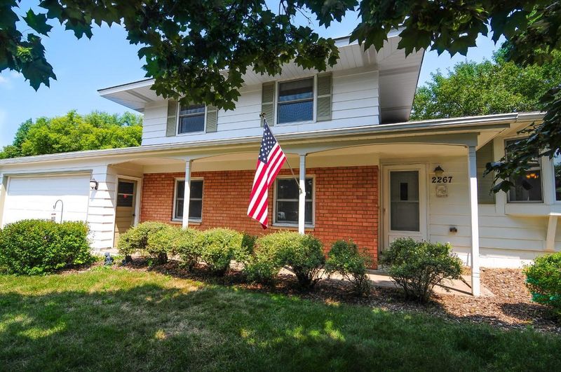2267 Lakeridge Dr, White Bear Lake, MN 55110