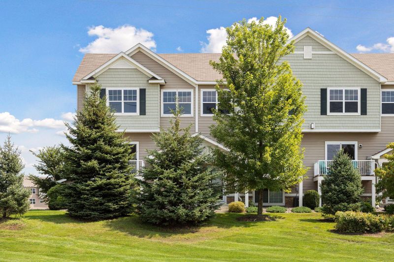 9560 Madison Dr #1, Chanhassen, MN 55317