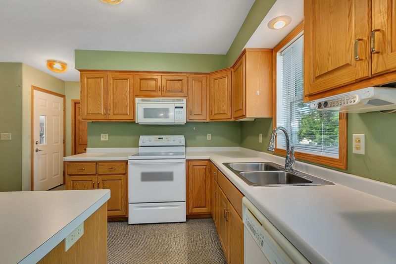306 Dolphin Ave SE, Avon, MN 56310