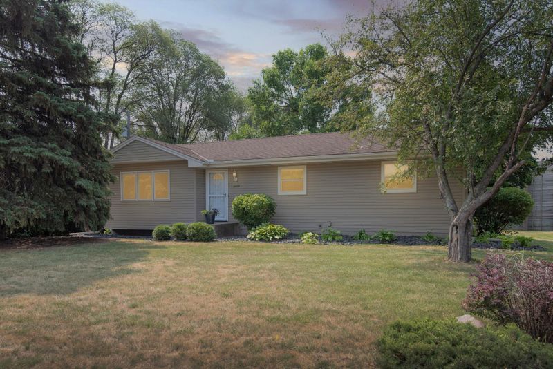 6909 68th Ave N, Brooklyn Park, MN 55428
