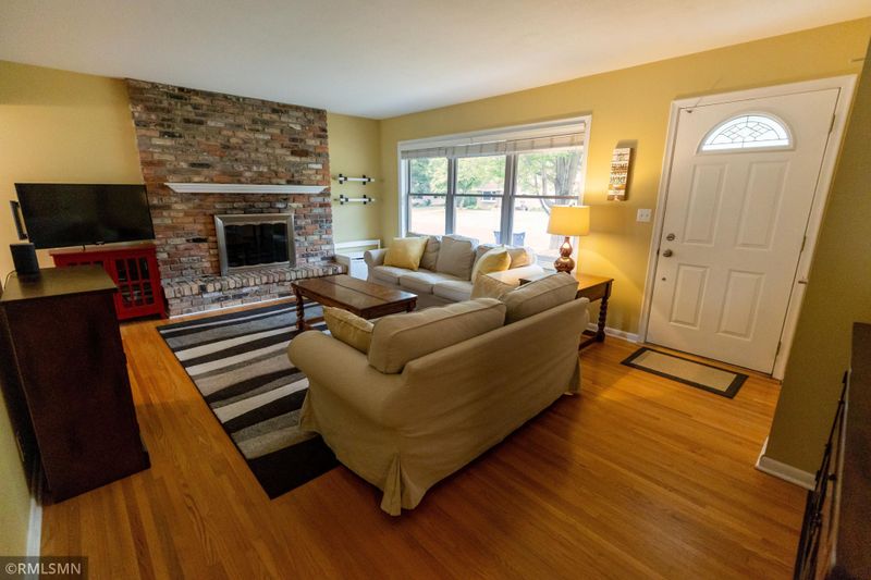 4800 W 111th St, Bloomington, MN 55437