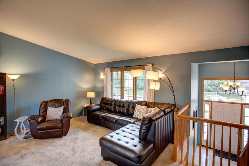 2904 Bandel Ct NW, Rochester, MN 55901