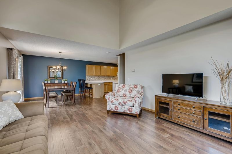 1648 Bedford Ln, Shakopee, MN 55379