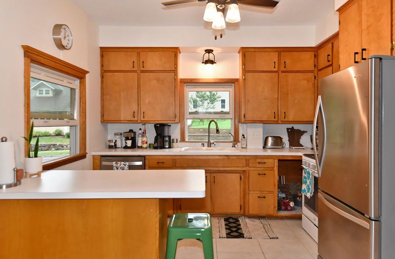 204 4th Ave SW, Faribault, MN 55021