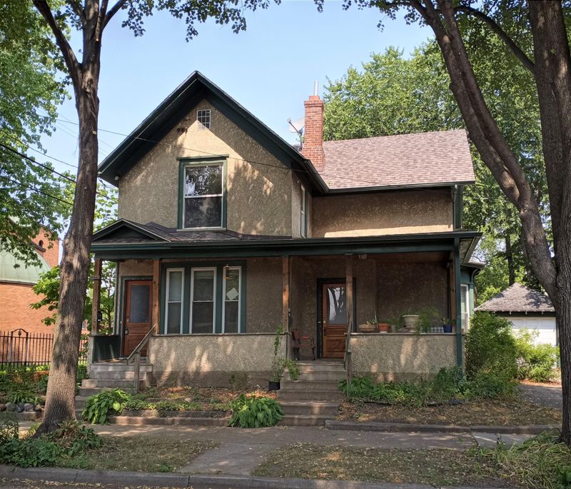 317 5th Ave NE, Minneapolis, MN 55413