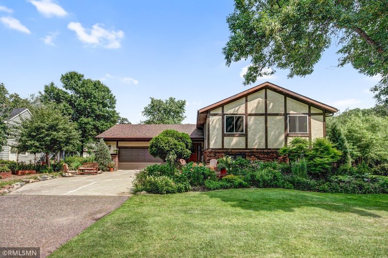 5344 Eagle St, White Bear Lake, MN 55110