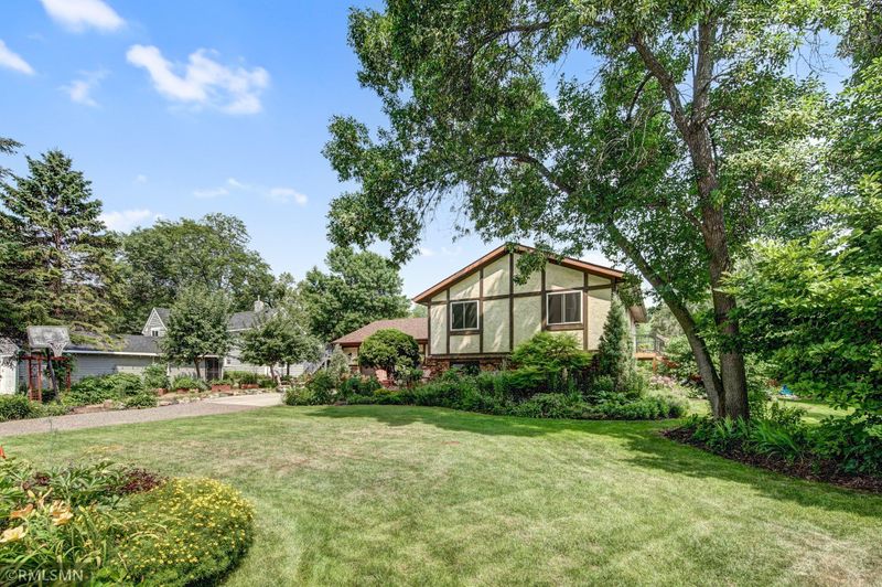 5344 Eagle St, White Bear Lake, MN 55110