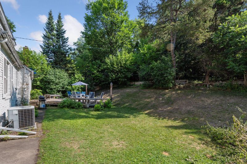 4611 Meadow Rd, Minneapolis, MN 55424