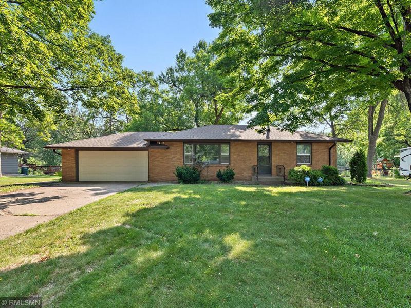 8401 Palm St NW, Coon Rapids, MN 55433