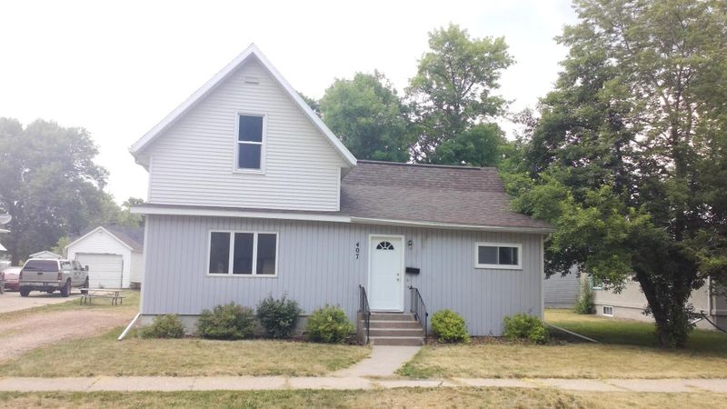 407 E 3rd St, Redwood Falls, MN 56283