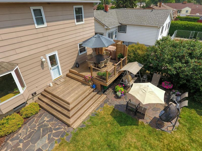 910 10th St S, Virginia, MN 55792