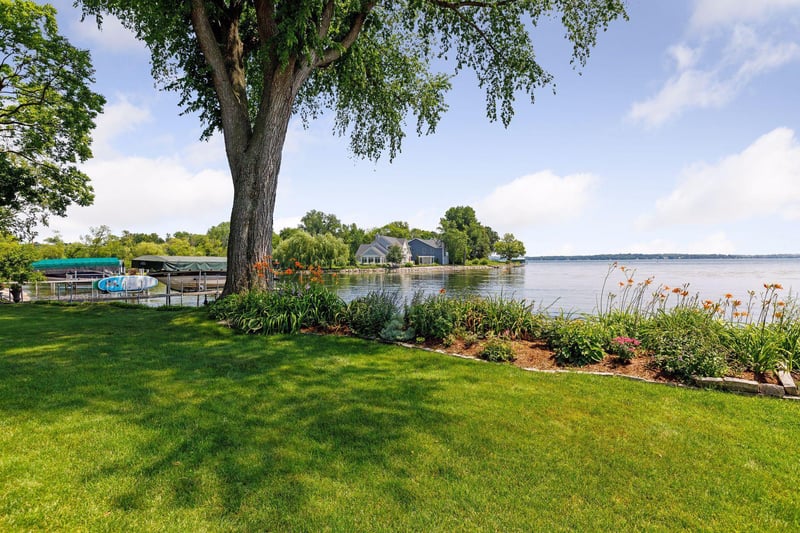 1205 Shoreline Dr, Wayzata, MN 55391