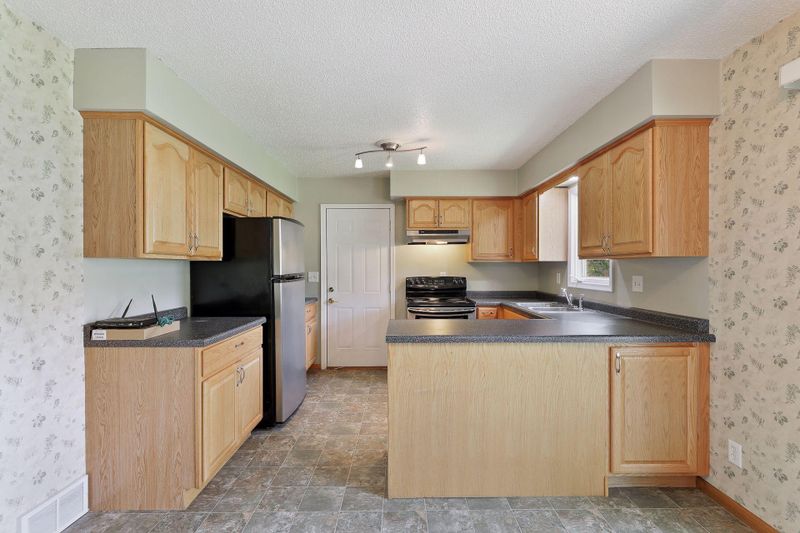 7132 Windgate Rd, Woodbury, MN 55125