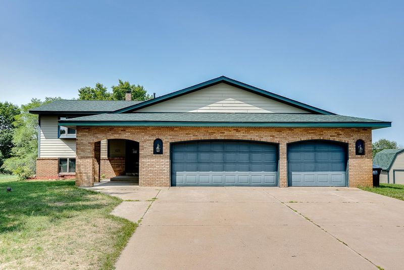 425 Andover Blvd NW, Andover, MN 55304