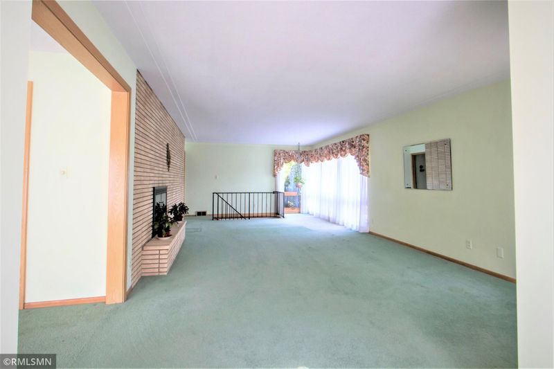 1533 Conway St, Saint Paul, MN 55106