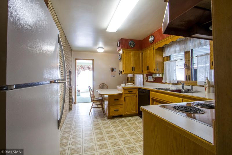 1533 Conway St, Saint Paul, MN 55106