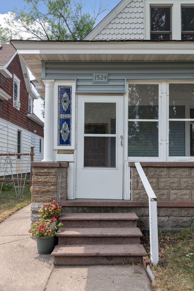 1524 Monroe St NE, Minneapolis, MN 55413