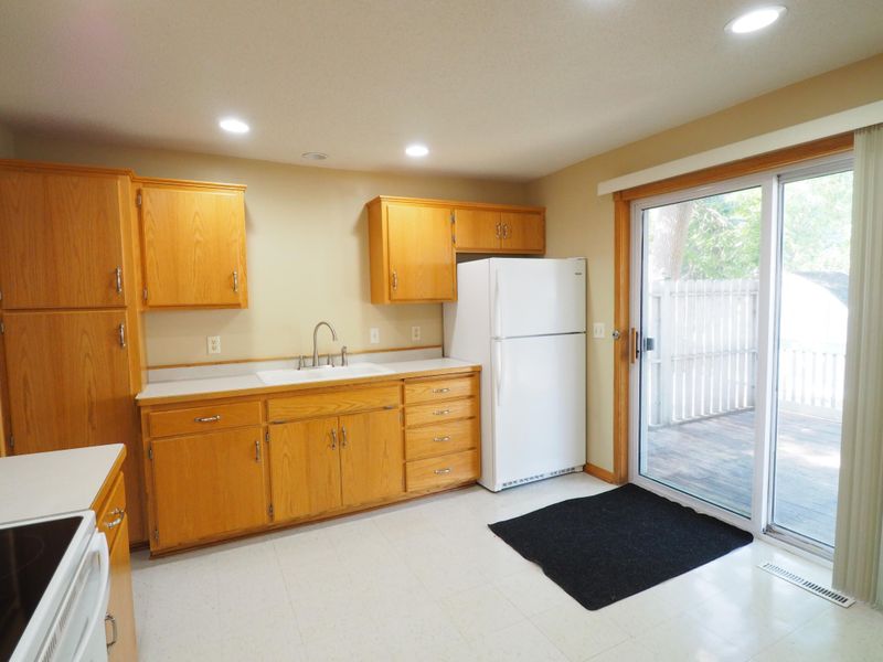 736 Hassan St SE, Hutchinson, MN 55350