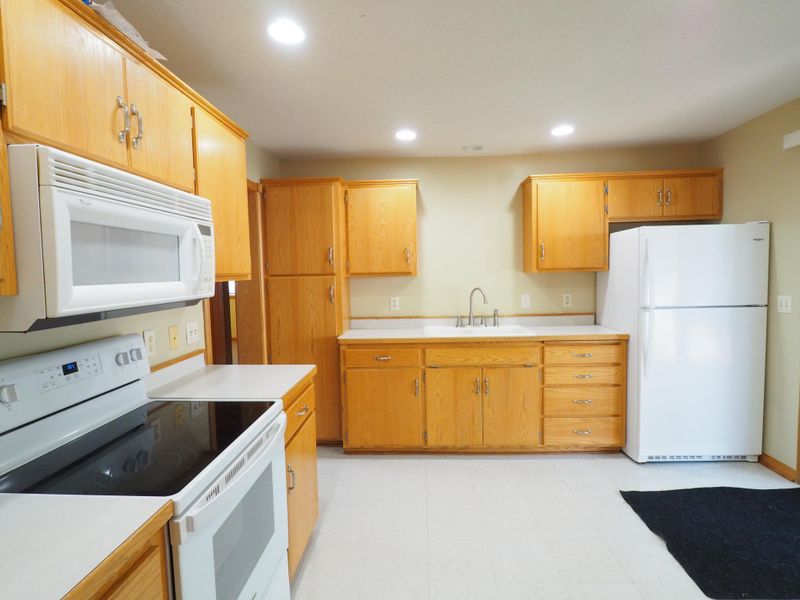 736 Hassan St SE, Hutchinson, MN 55350