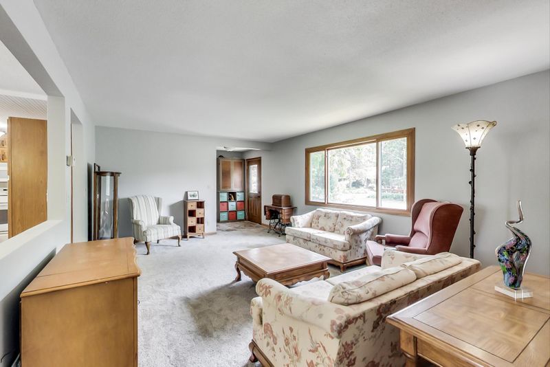 15630 3rd Ave N, Plymouth, MN 55447