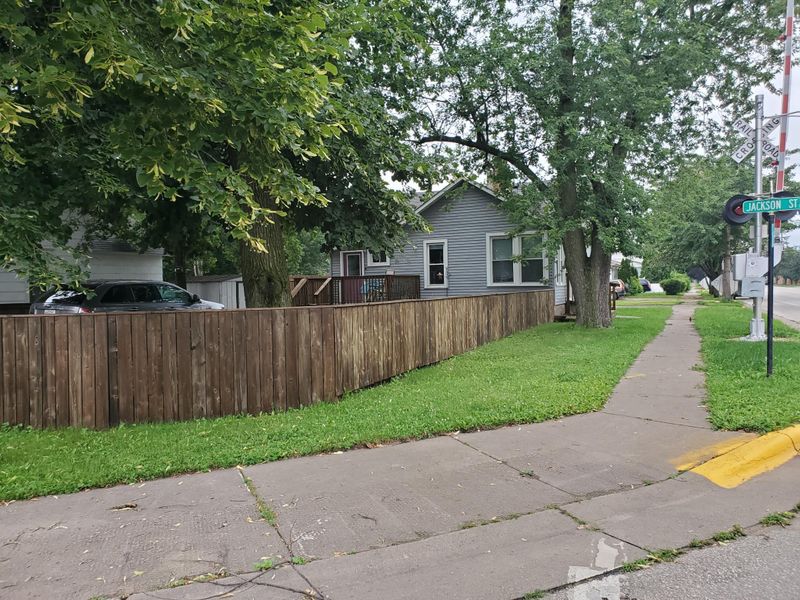 1059 W 5th St, Winona, MN 55987