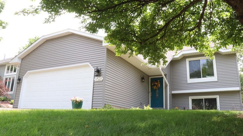 17527 Cherry Dr, Eden Prairie, MN 55346