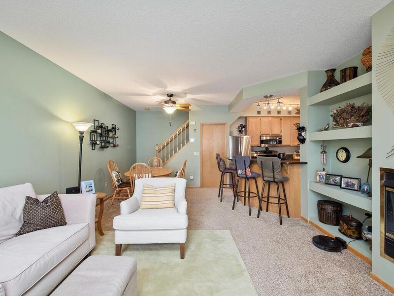 18223 Warbler Ln, Eden Prairie, MN 55346